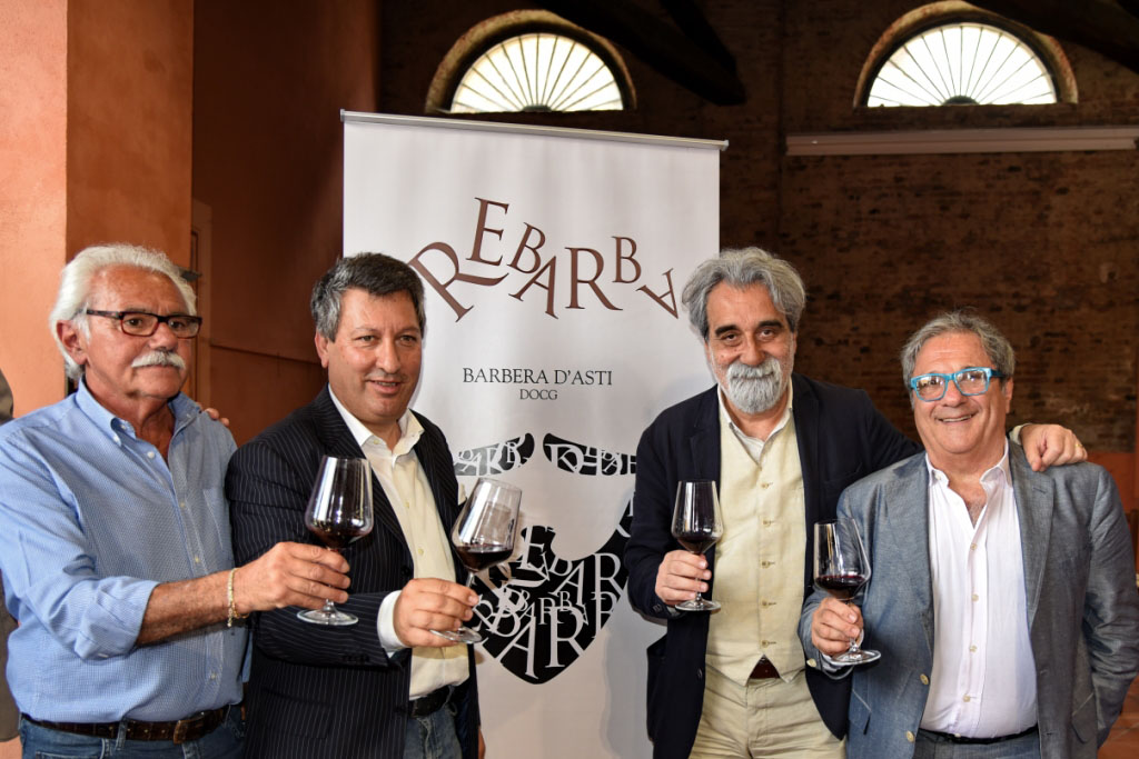 Rebarba, barbera d'Asti affinata in musica